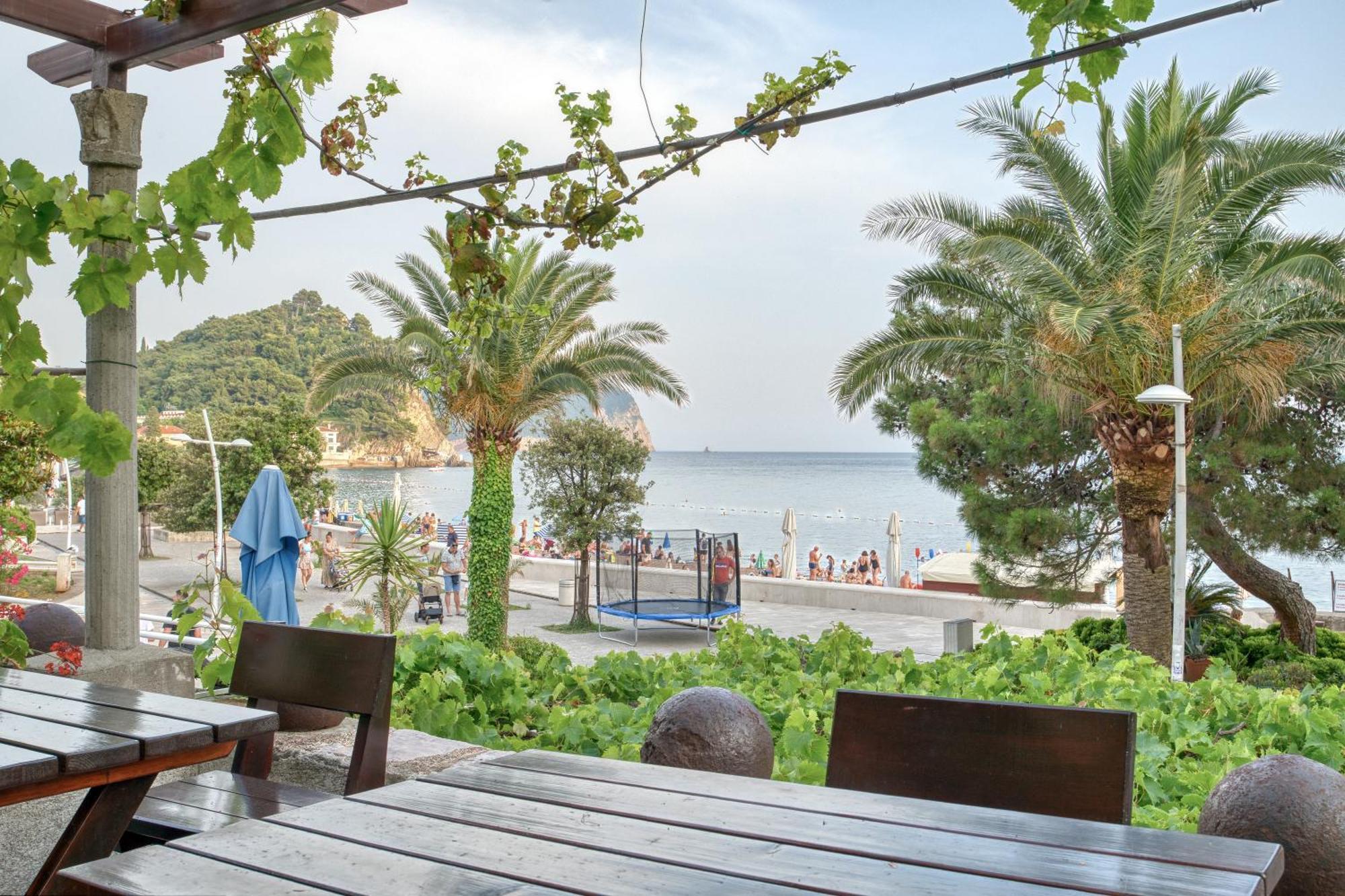 Sm Beach Residence Petrovac Exteriör bild