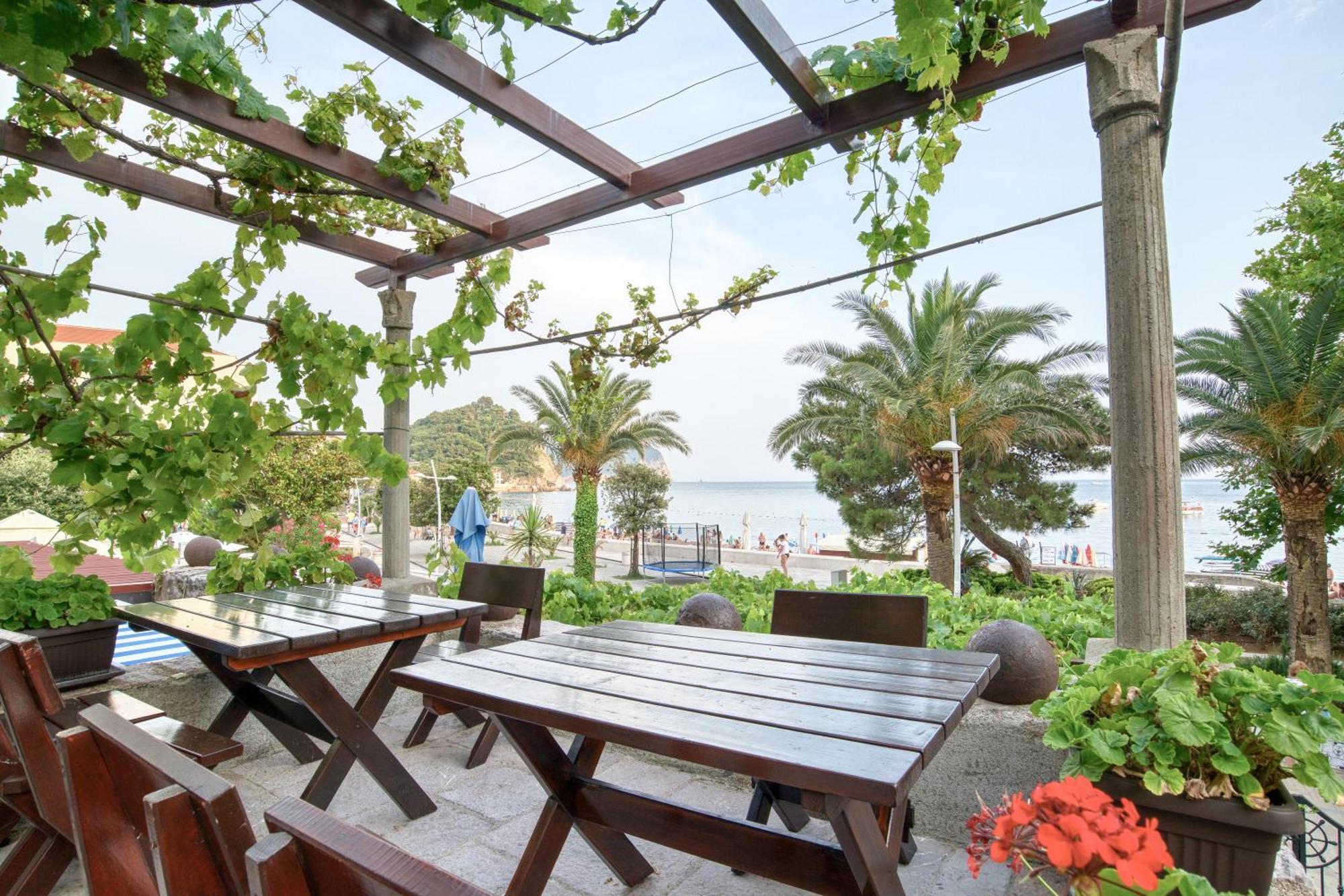 Sm Beach Residence Petrovac Rum bild